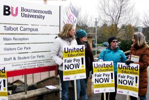 Bournemouth UCU lecturers picket