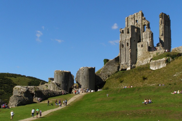 Corfe Castle: Dorset