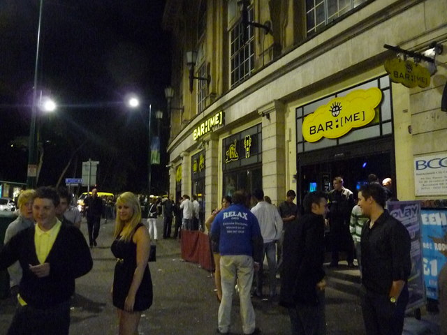 Photo of a Bournemouth bar at night