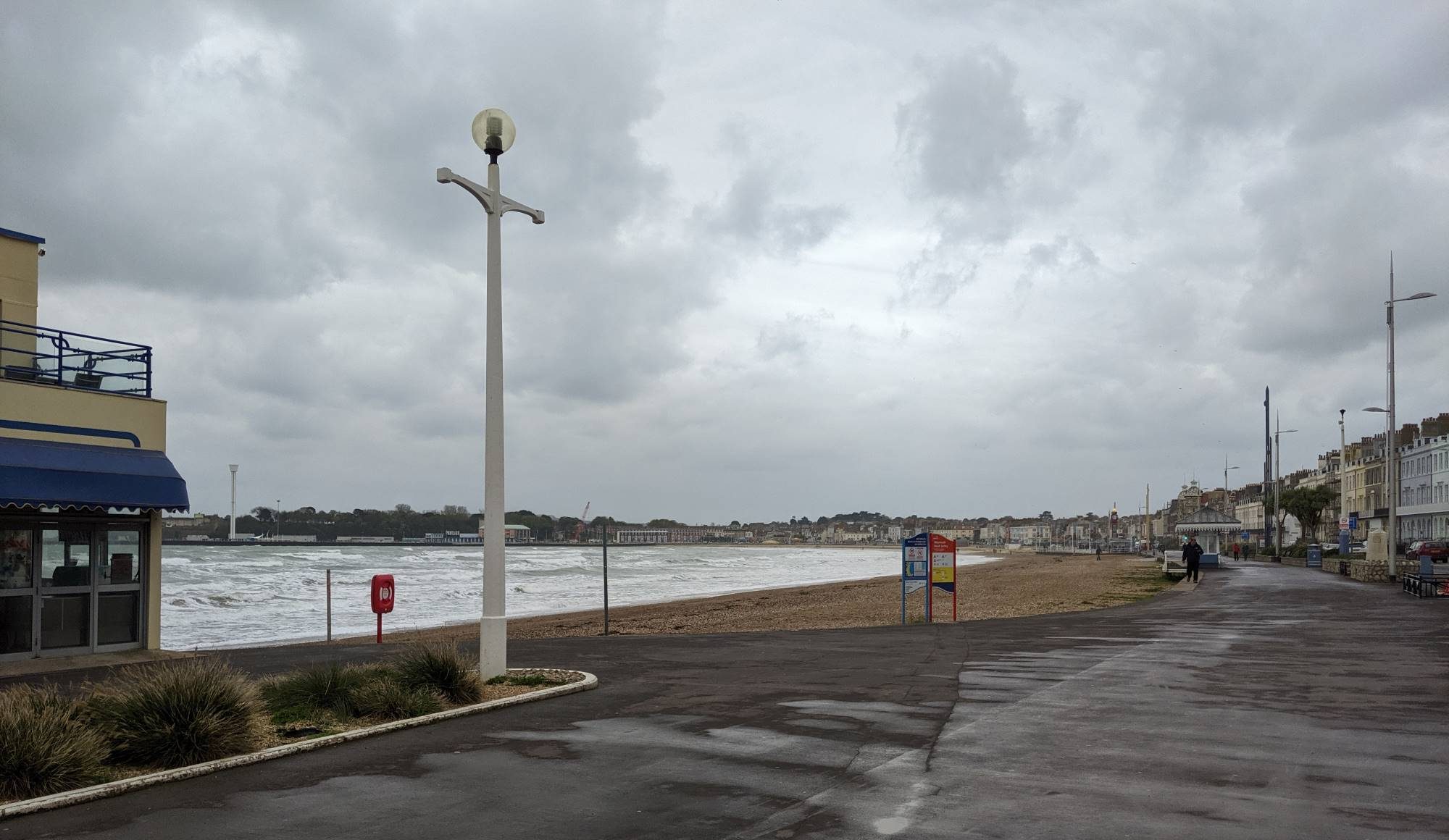 Photo of a miserable looking Weymouth Seafront