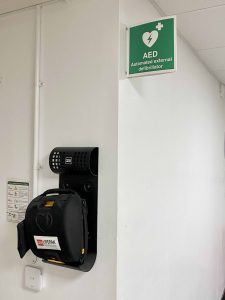 Picture of a defibrillator